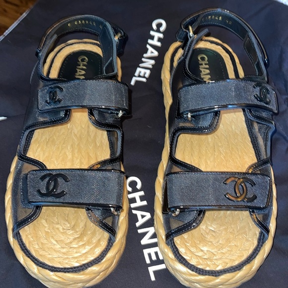 CHANEL 2022 Espadrilles Women’s Dad Sandals Size 40 NEW Braided Raffia CC Logos - Picture 1 of 12